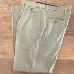 VGUC Dickers flex comfort classic fit khakis